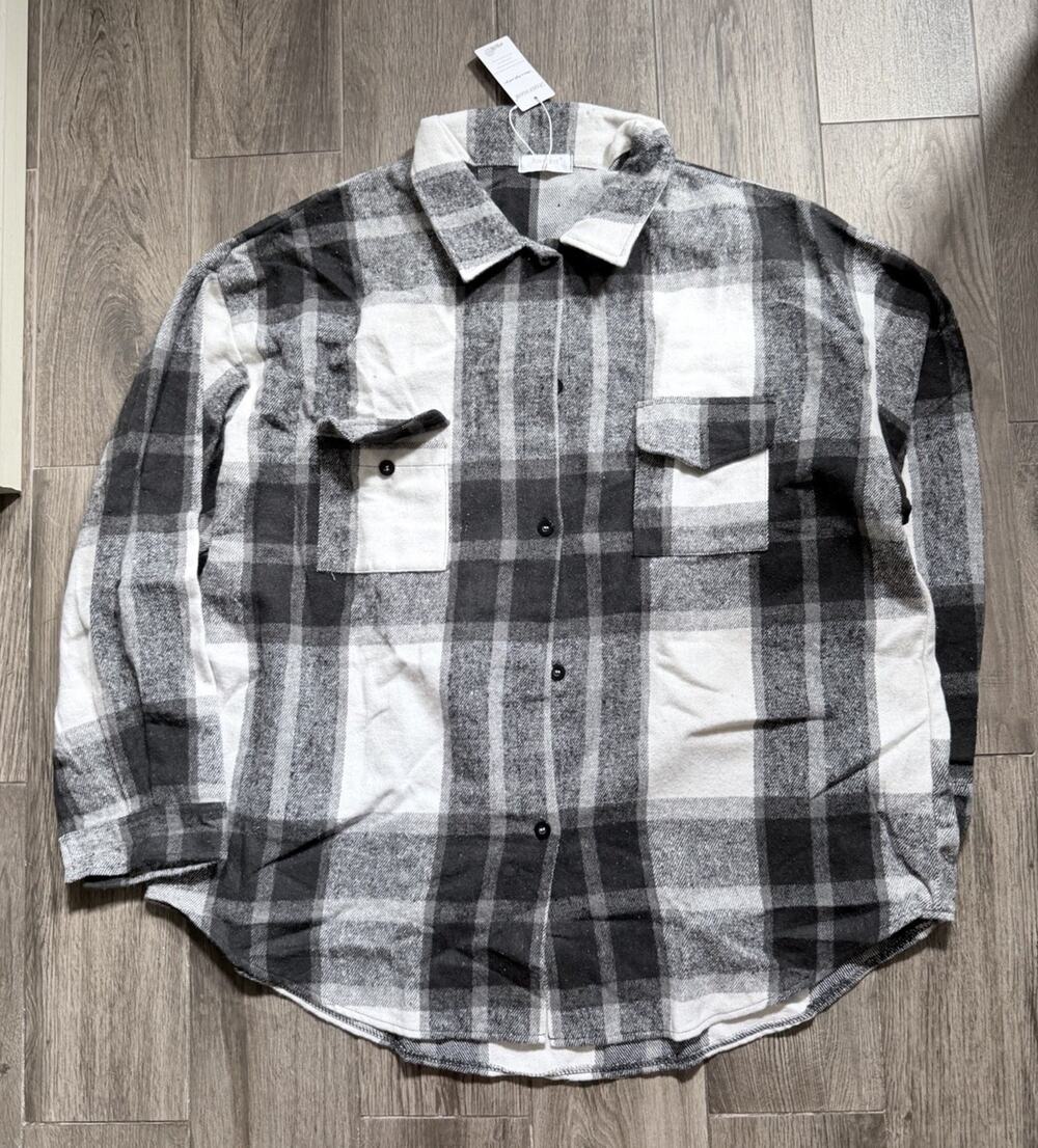 Plaid Flannel Shirt, Button Up In Gray And Black Men’s Size Large Brand New